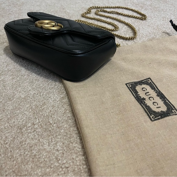 Gucci GG MARMONT SUPER MINI BAG - Picture 13 of 13